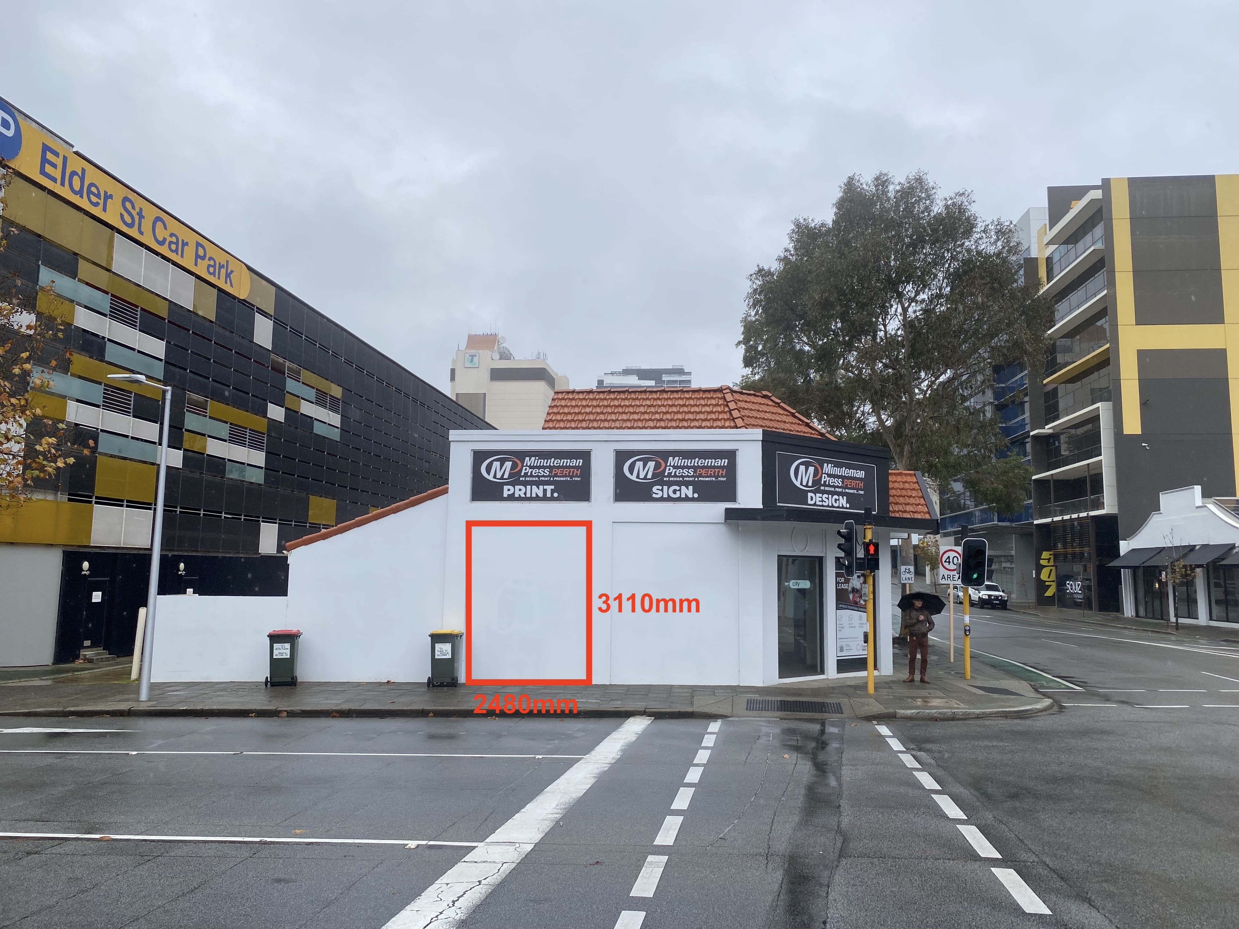 Huge exposure to Murray St & Irwin St Traffic Lights